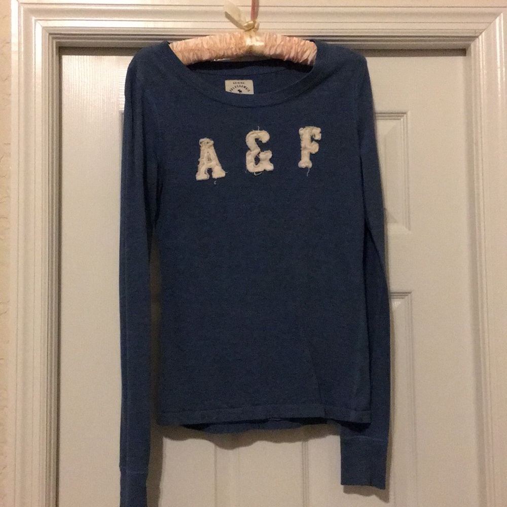 Long sleeve tee shirt